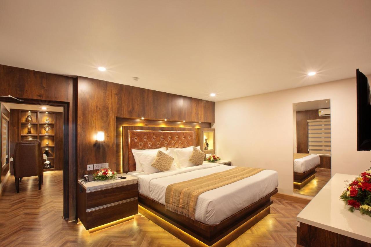 Hotel Kings Empire Kochi Exterior foto