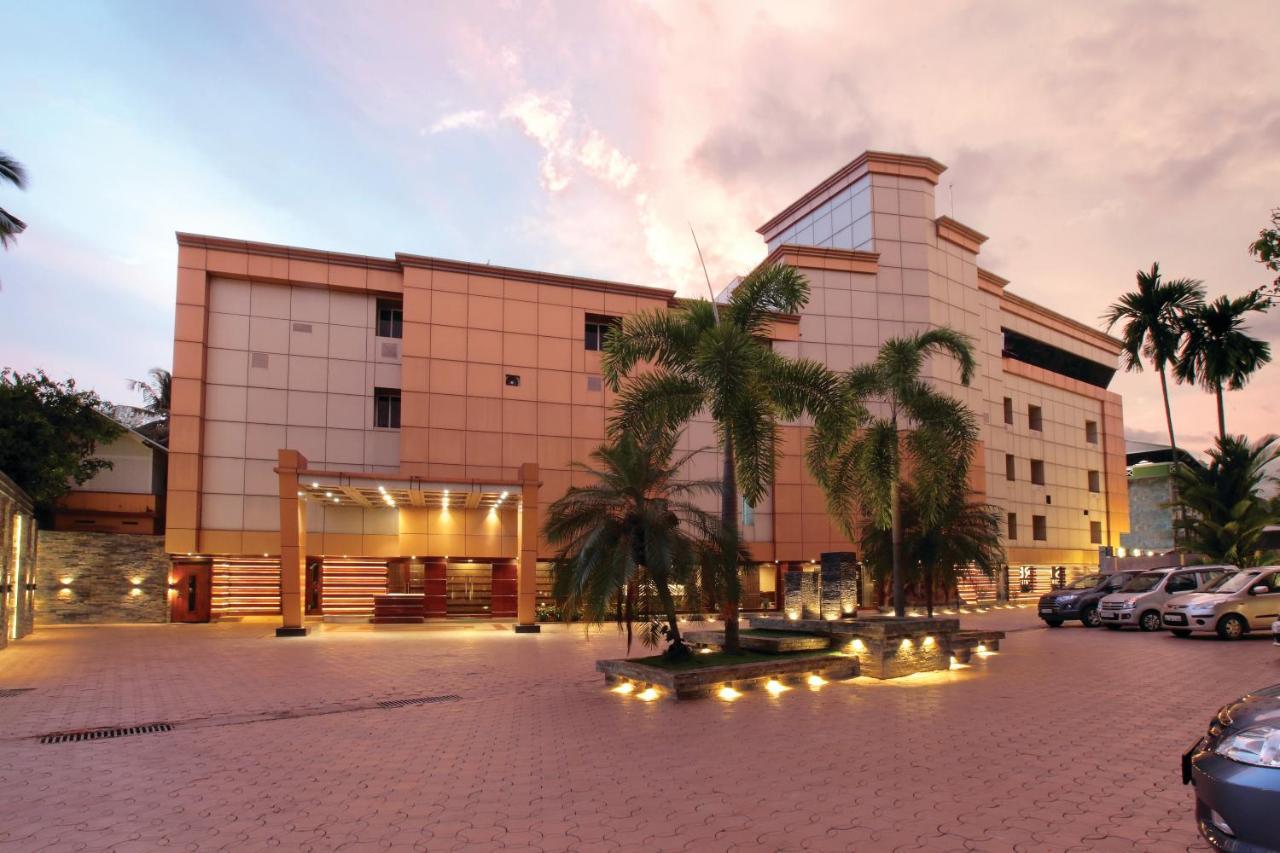 Hotel Kings Empire Kochi Exterior foto