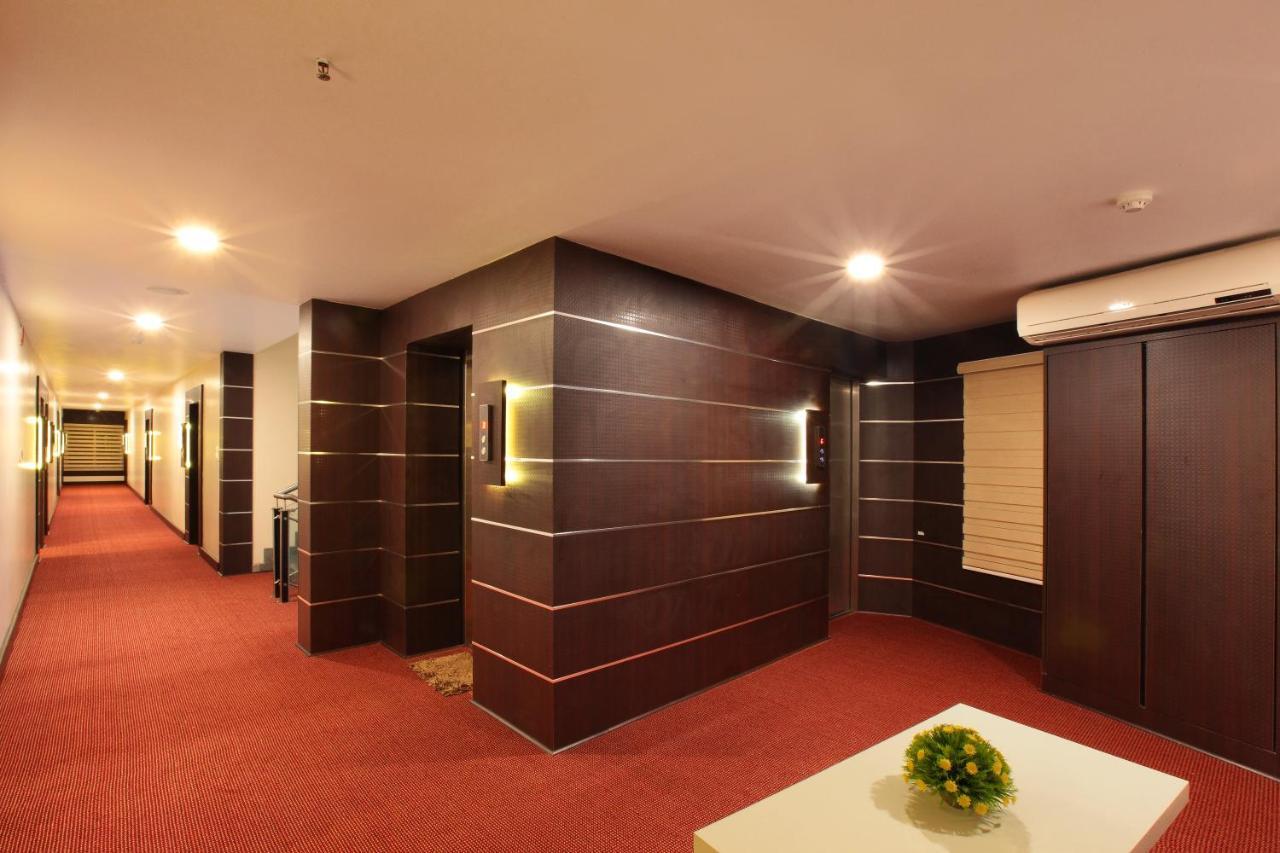 Hotel Kings Empire Kochi Exterior foto