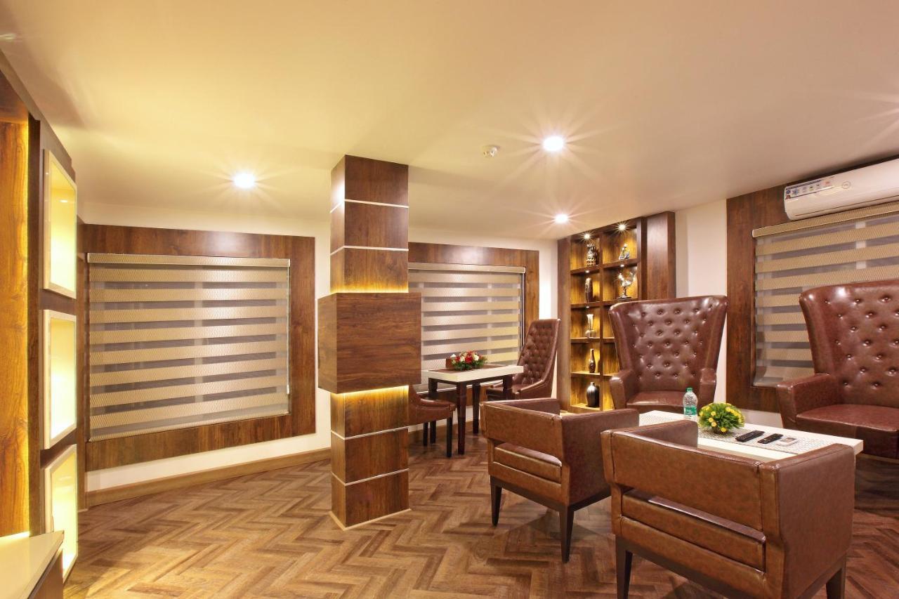 Hotel Kings Empire Kochi Exterior foto